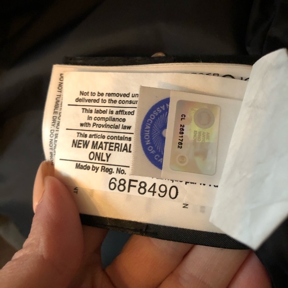 Canada Goose Montebello Parka (women’s) - Picture 5 of 6